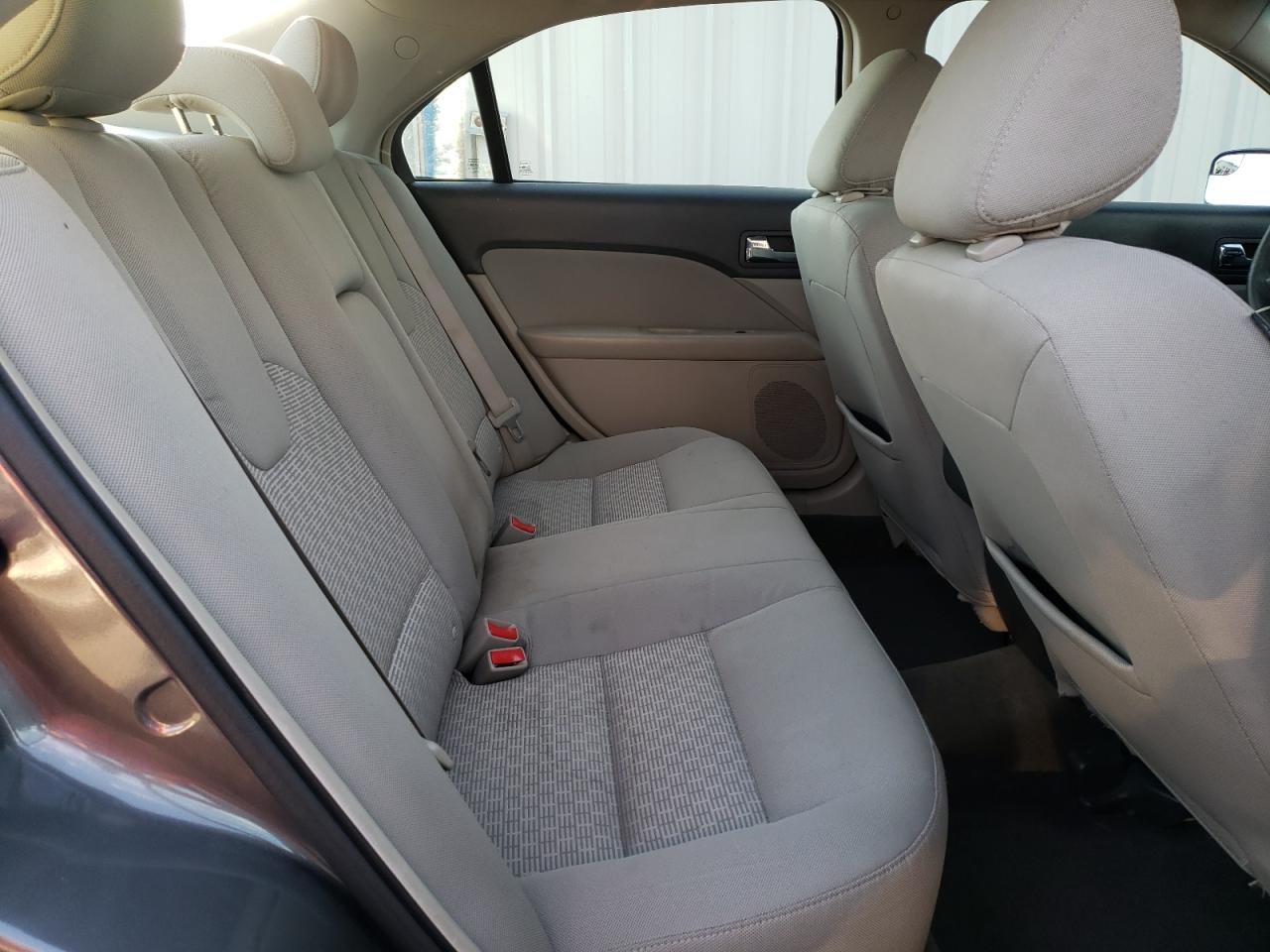 Photo 6 from auction – 2011 FORD FUSION SE with VIN 3FAHP0HA2BR112237