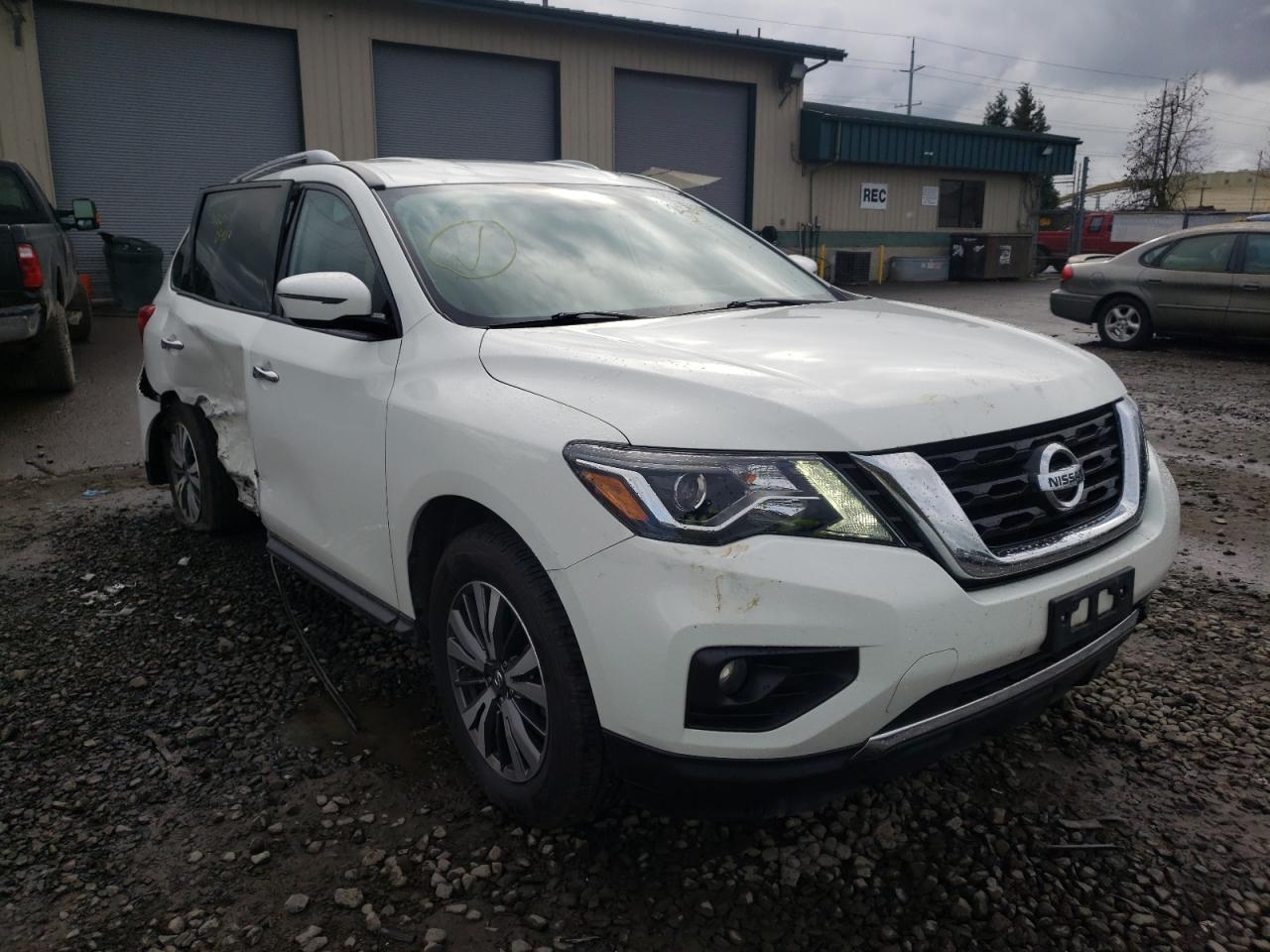 NISSAN PATHFINDER 2017 with VIN 5N1DR2MM0HC686076 - Photo from auction