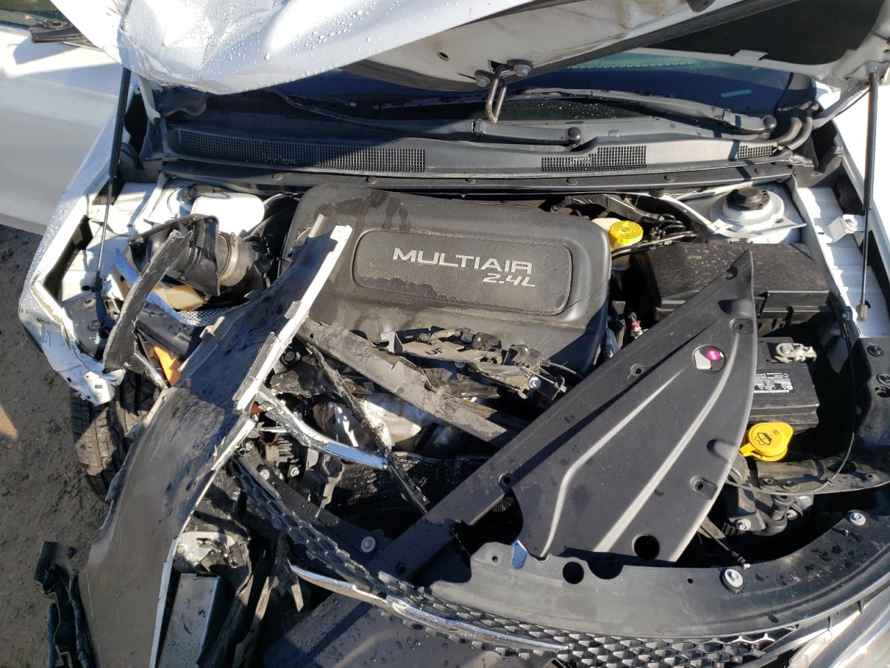 Photo 7 from auction – 2015 CHRYSLER 200 LIMITE with VIN 1C3CCCABXFN587801