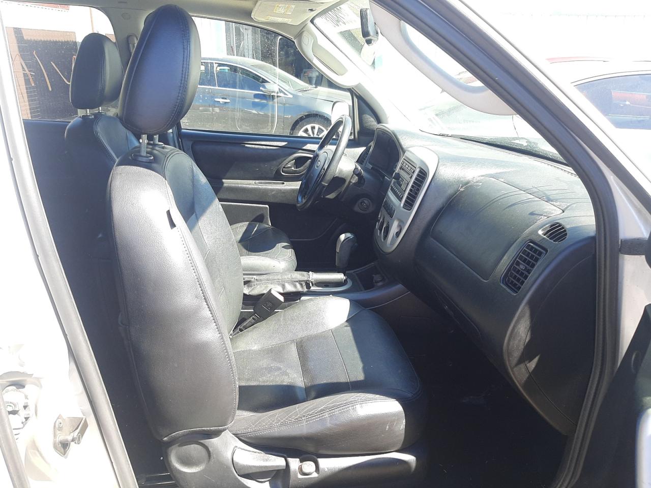 Photo 5 from auction – 2006 FORD ESCAPE LIM with VIN 1FMCU94196KB98630