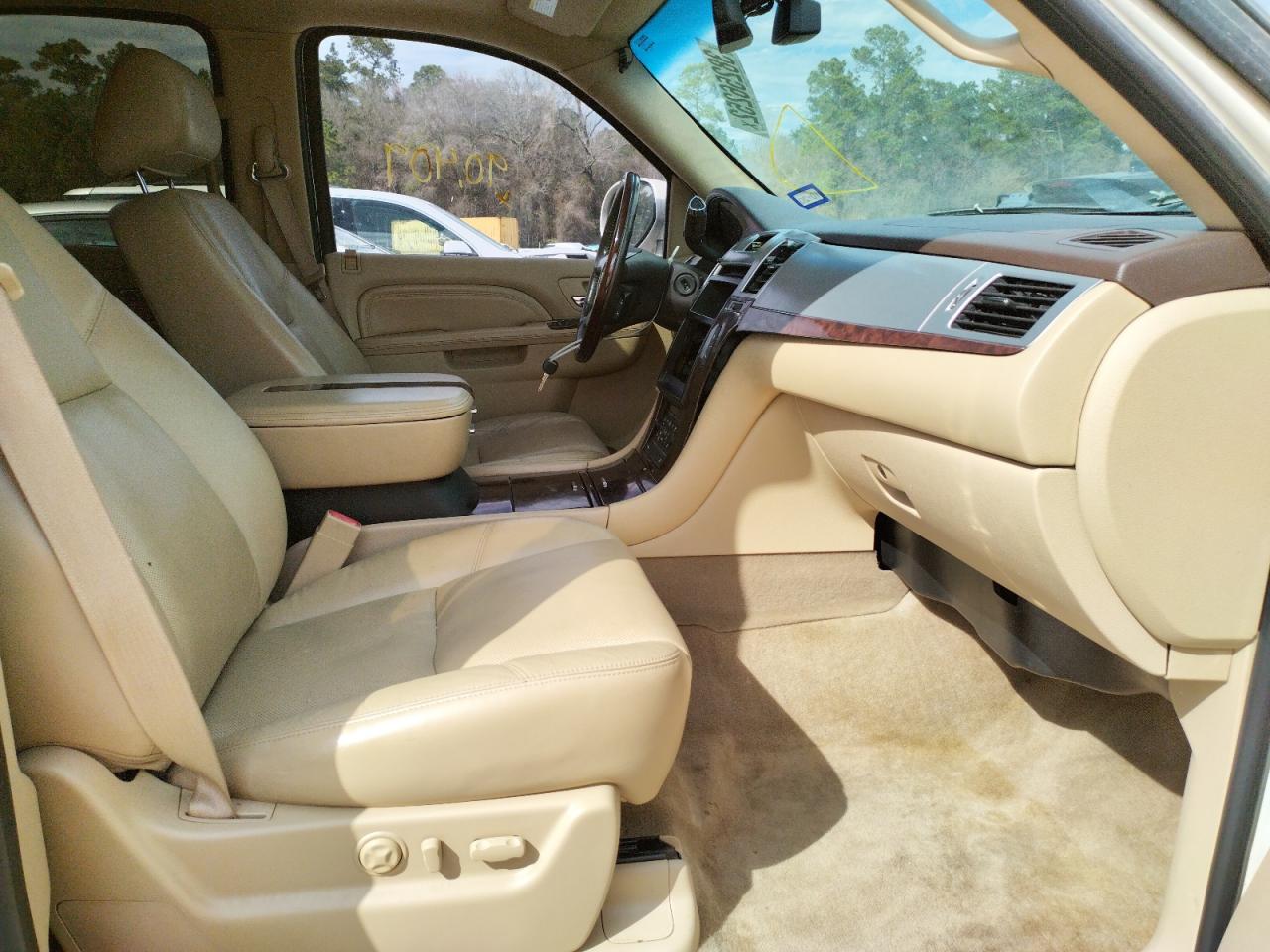 Photo 5 from auction – 2011 CADILLAC ESCALADE P with VIN 1GYS3CEF2BR151123