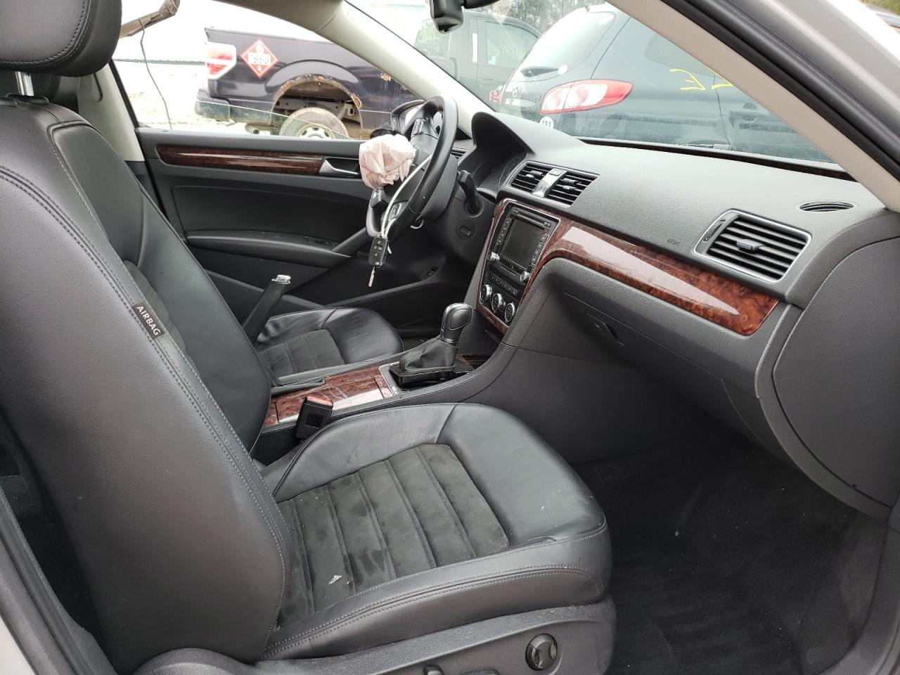 Photo 5 from auction – 2012 VOLKSWAGEN PASSAT SEL with VIN 1VWCM7A35CC069950