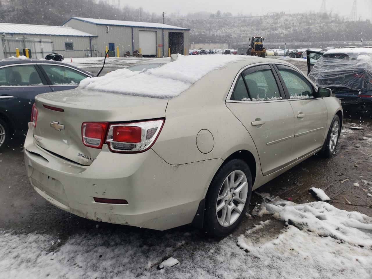 Photo 4 from auction – 2015 CHEVROLET MALIBU 1LT with VIN 1G11C5SL1FF165084