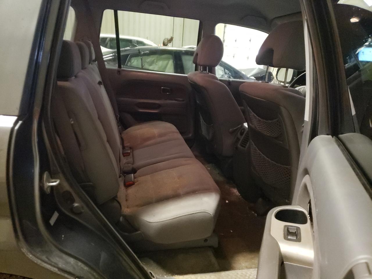 Photo 6 from auction – 2006 HONDA PILOT EX with VIN 2HKYF18426H554926