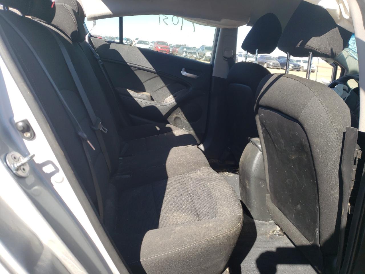 Photo 6 from auction – 2018 KIA FORTE LX with VIN 3KPFK4A73JE273353
