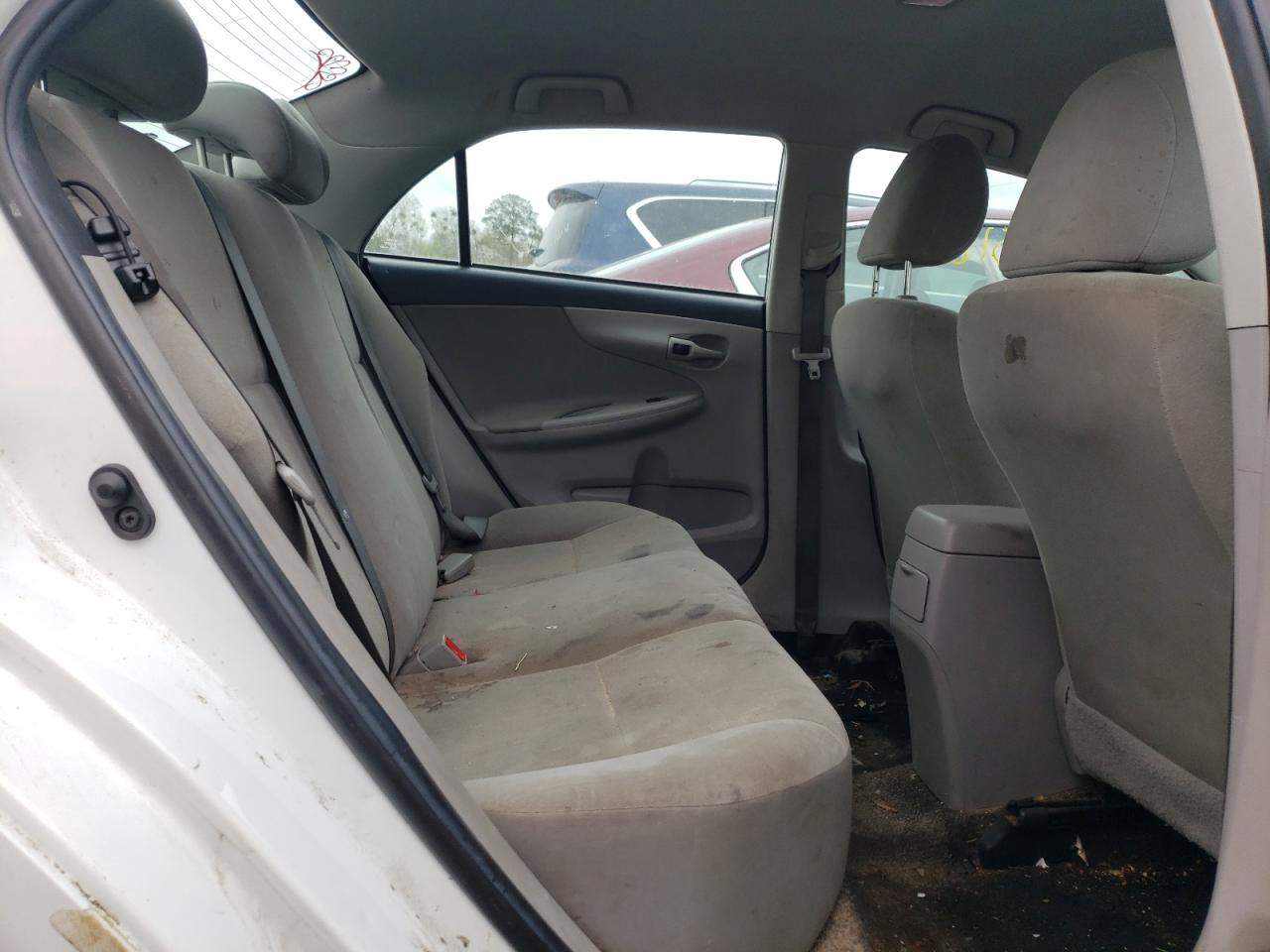 Photo 6 from auction – 2013 TOYOTA COROLLA with VIN 2T1BU4EE1DC117705