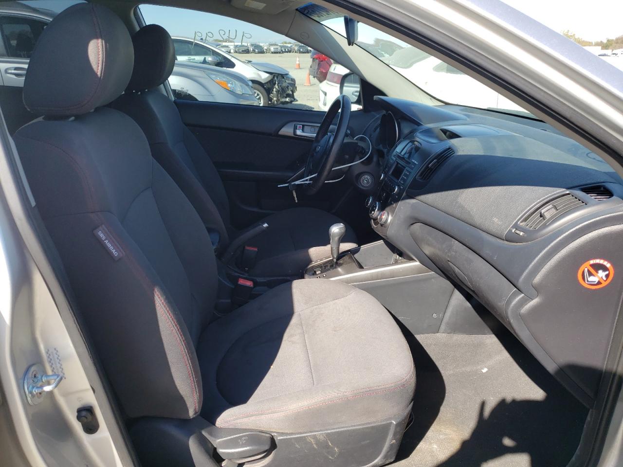 Photo 5 from auction – 2010 KIA FORTE SX with VIN KNAFW4A32A5294334