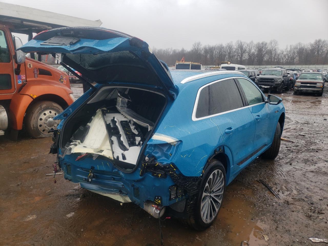 Photo 4 from auction – 2019 AUDI E-TRON PRE with VIN WA1VAAGE0KB022155