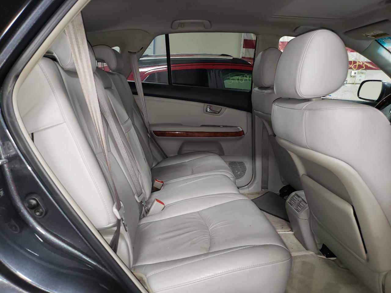 Photo 6 from auction – 2005 LEXUS RX 330 with VIN 2T2HA31U85C073905