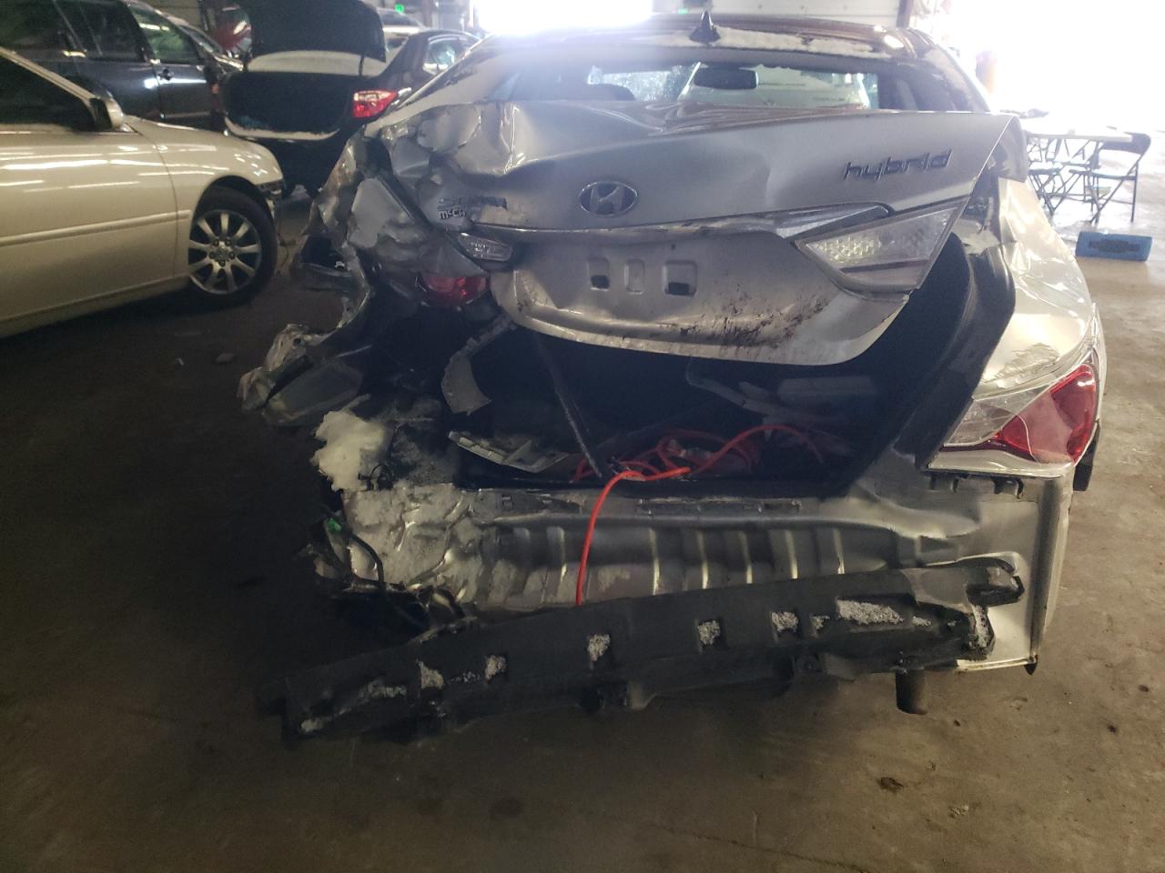 Photo 9 from auction – 2012 HYUNDAI SONATA HYB with VIN KMHEC4A48CA045025
