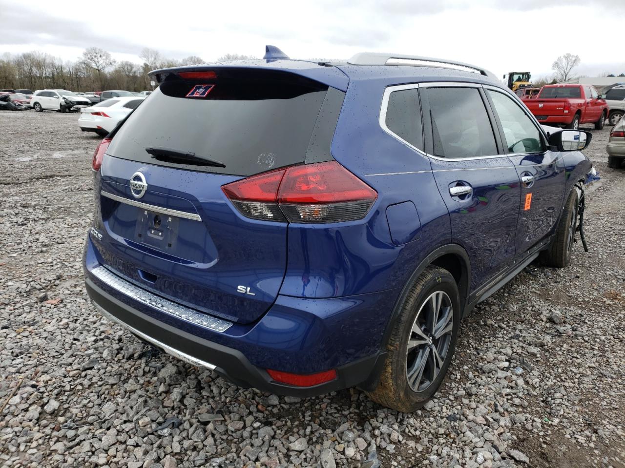 Photo 4 from auction – 2018 NISSAN ROGUE S with VIN 5N1AT2MT3JC839888