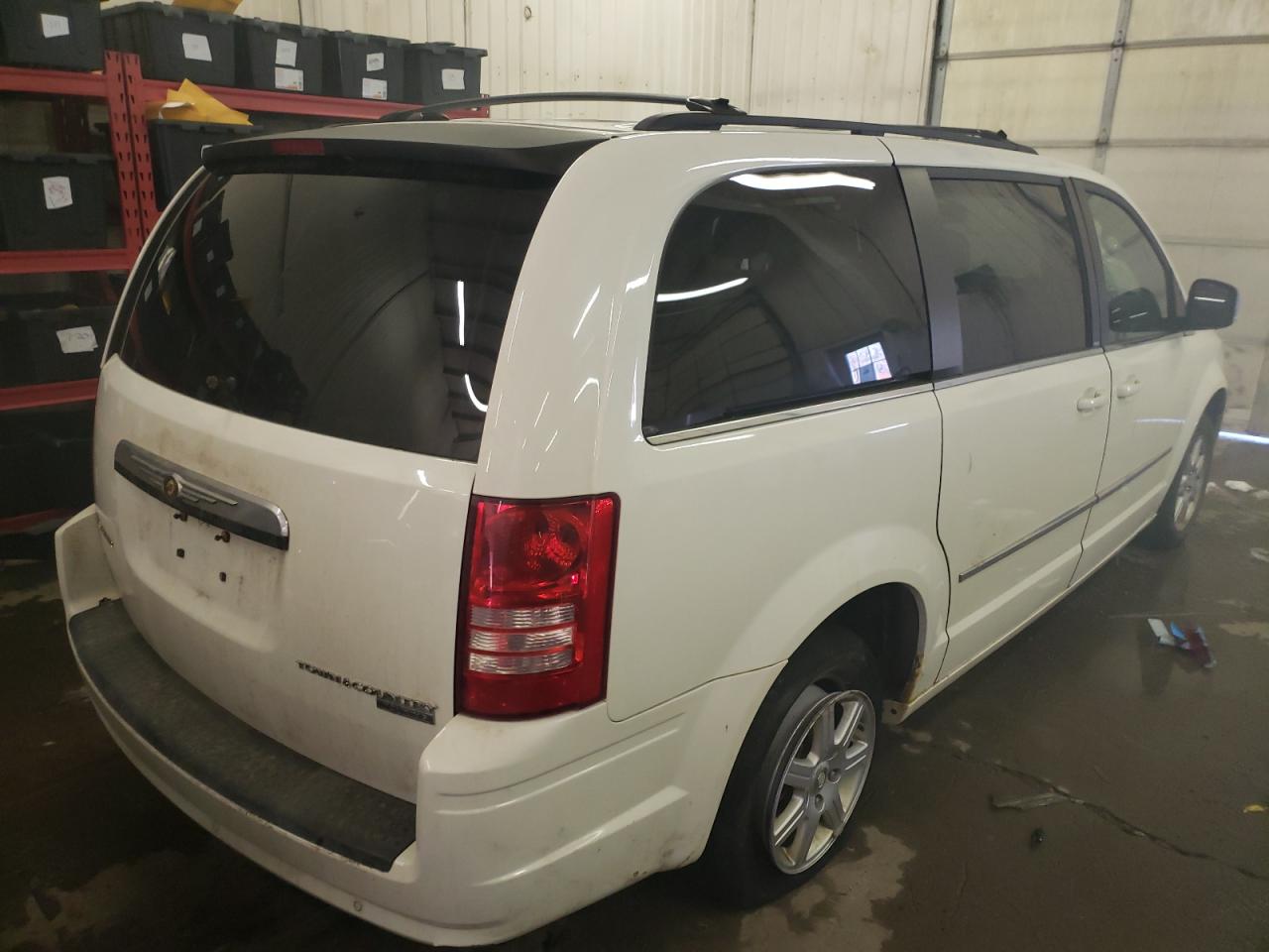 Photo 4 from auction – 2010 CHRYSLER TOWN & COU with VIN 2A4RR5D11AR109744