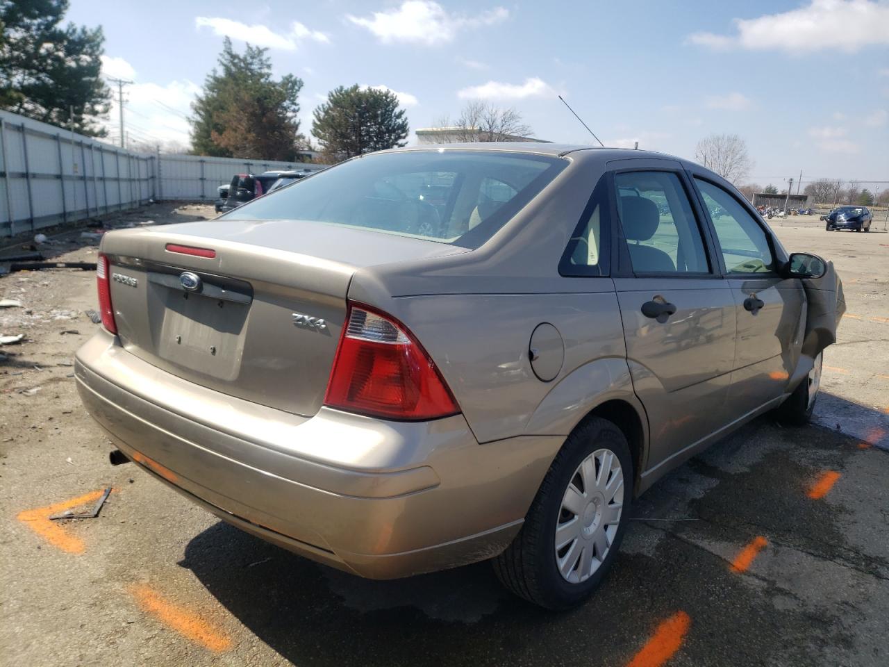 Photo 4 from auction – 2005 FORD FOCUS ZX4 with VIN 1FAFP34N05W310382