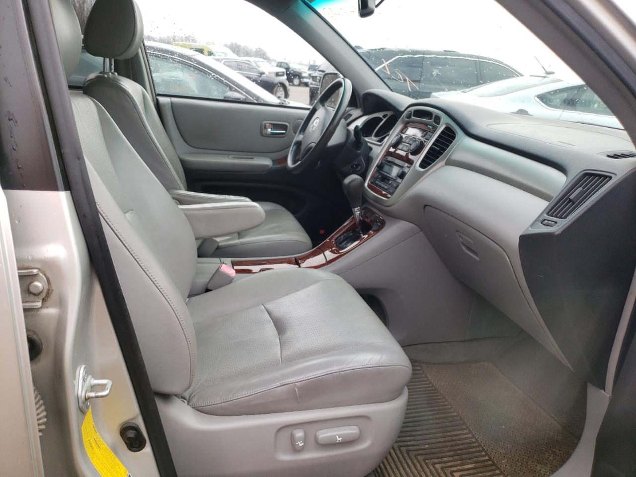 Photo 5 from auction – 2007 TOYOTA HIGHLANDER with VIN JTEEP21A270216930