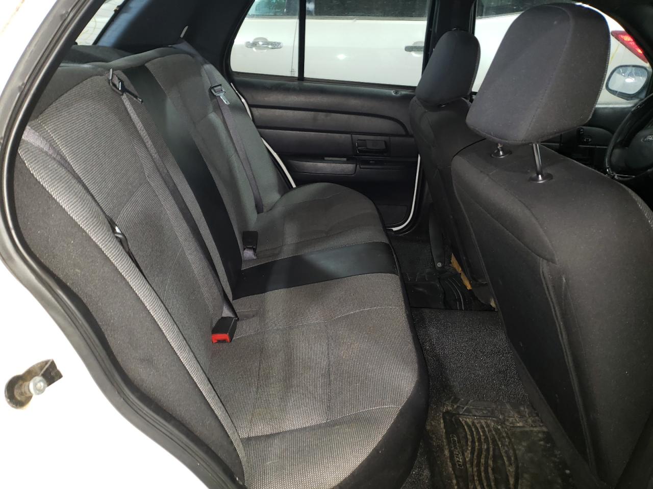 Photo 6 from auction – 2007 FORD CROWN VICT with VIN 2FAHP71W17X153918
