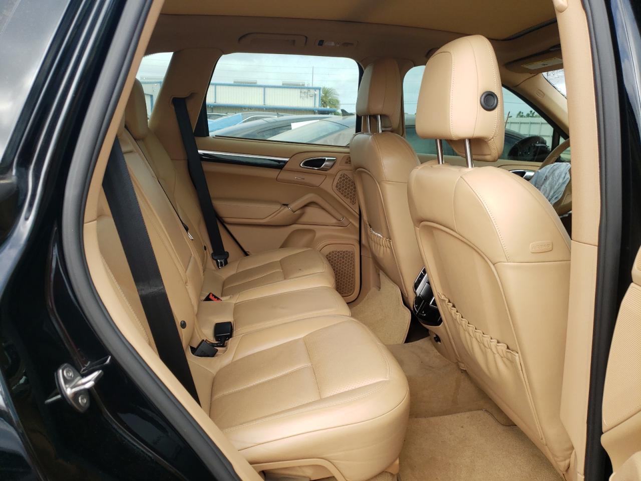 Photo 6 from auction – 2013 PORSCHE CAYENNE with VIN WP1AA2A26DLA02013