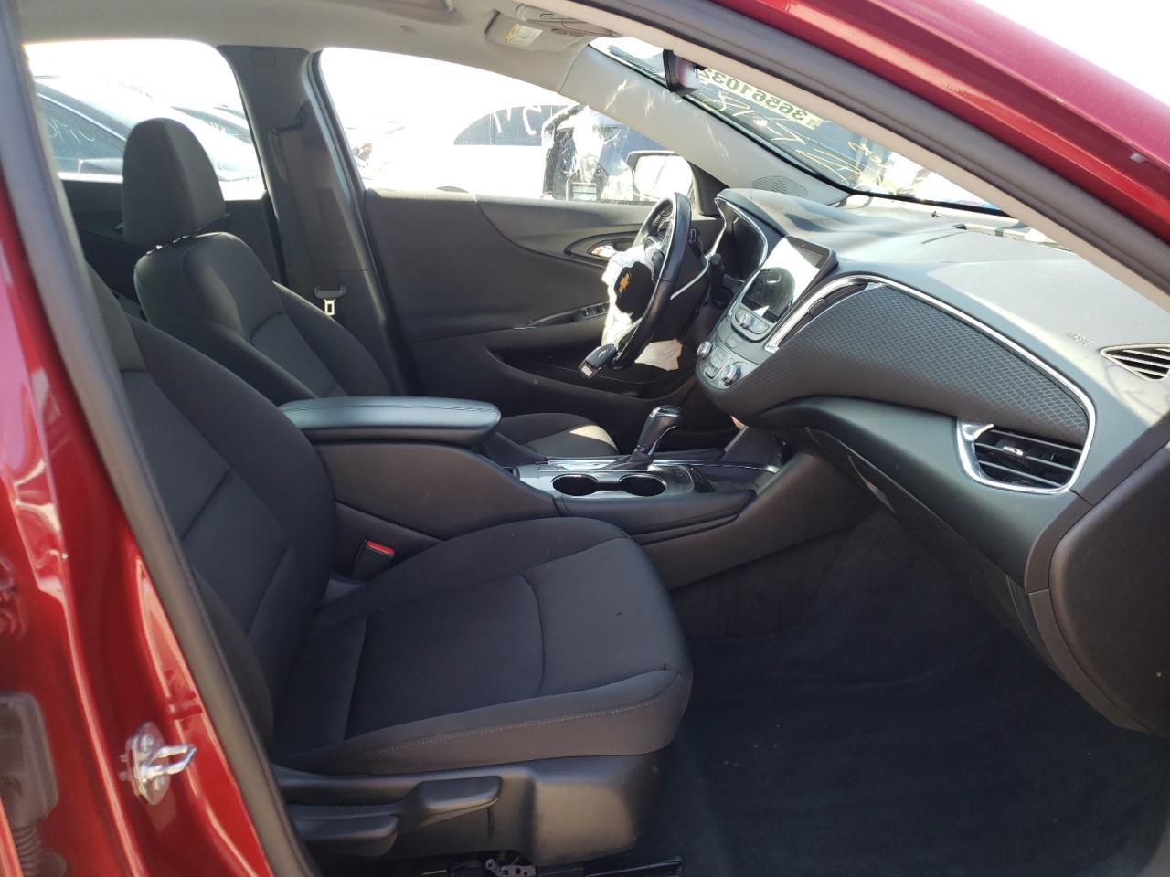 Photo 5 from auction – 2018 CHEVROLET MALIBU LT with VIN 1G1ZD5STXJF288651