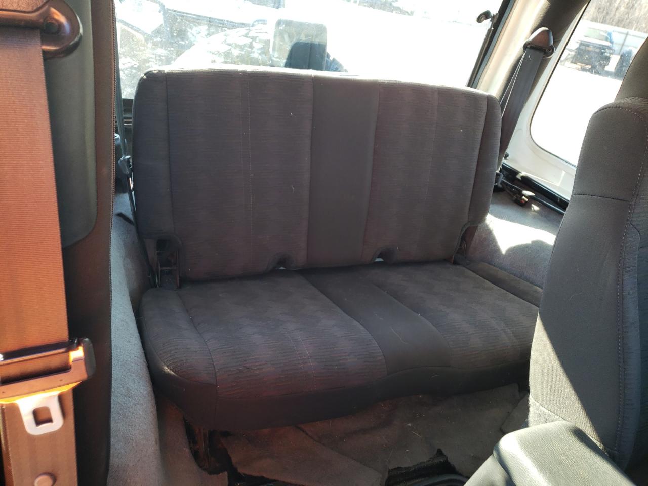 Photo 6 from auction – 2004 JEEP WRANGLER X with VIN 1J4FA39S54P745976