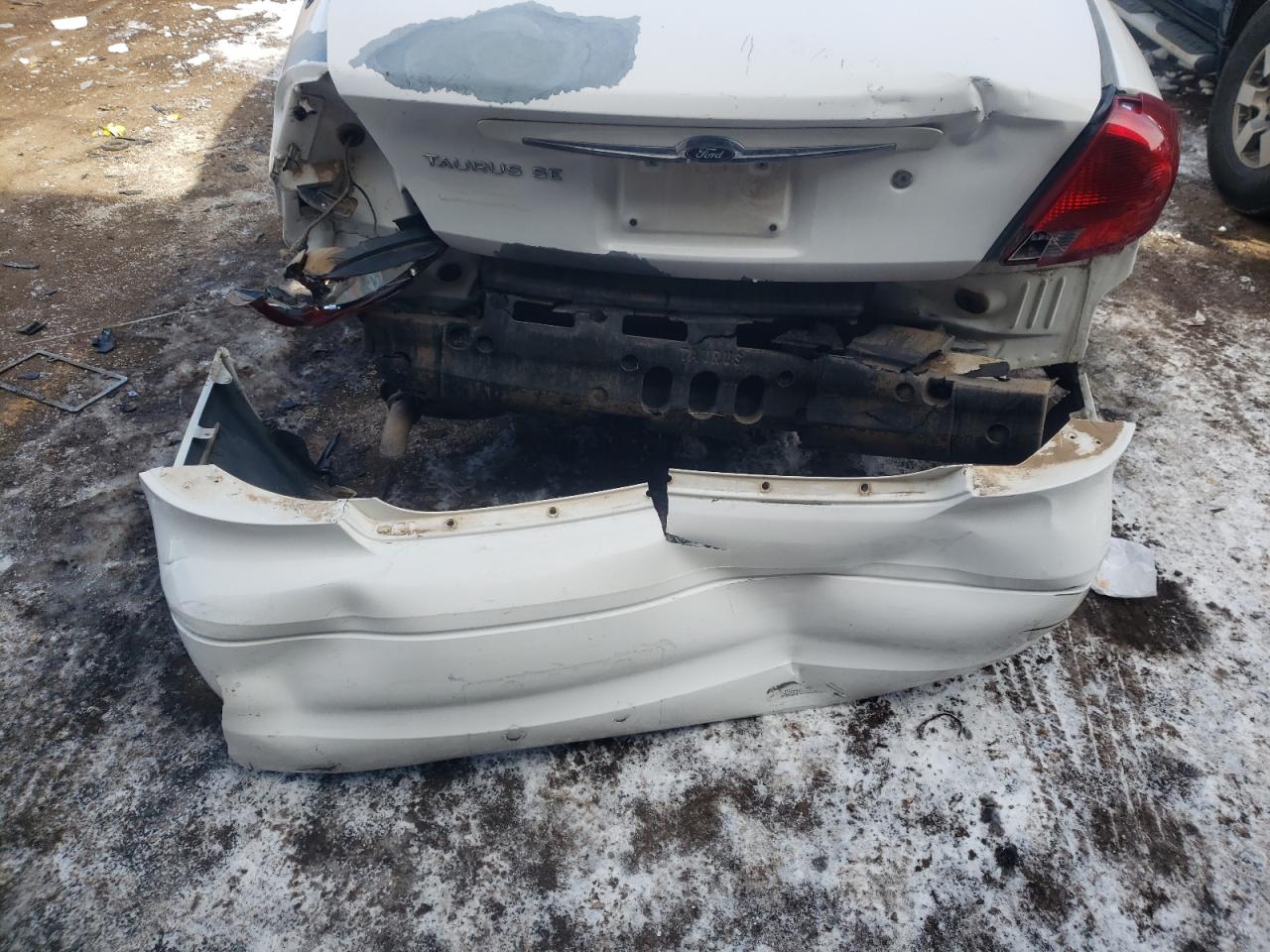 Photo 9 from auction – 2000 FORD TAURUS with VIN 1FAFP55S9YA186842