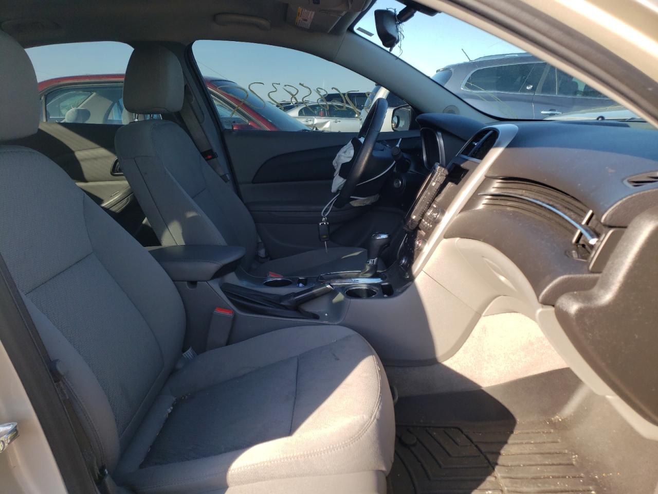 Photo 5 from auction – 2016 CHEVROLET MALIBU LIM with VIN 1G11B5SA5GF110009
