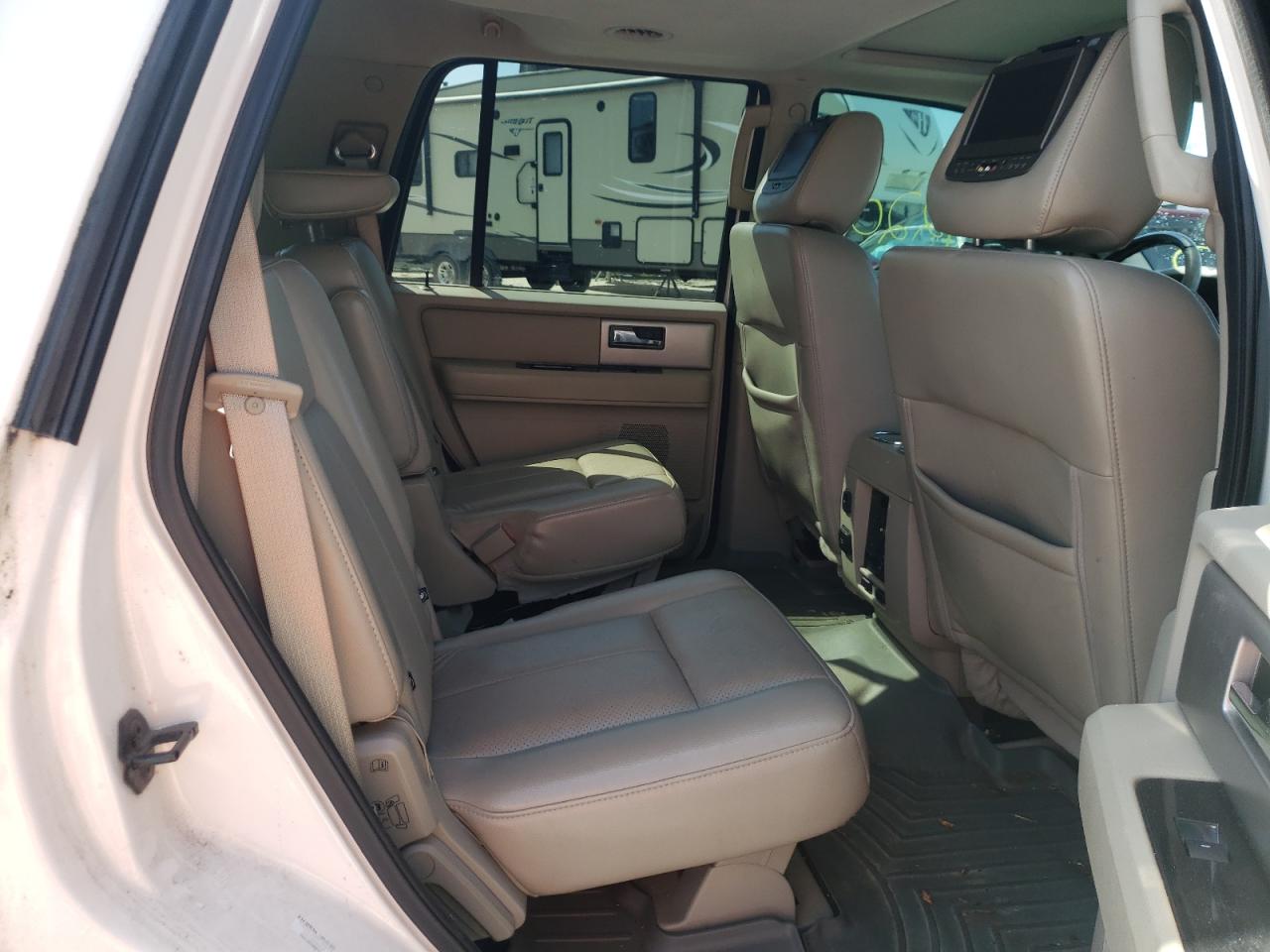 Photo 6 from auction – 2011 FORD EXPEDITION with VIN 1FMJU2A53BEF04140