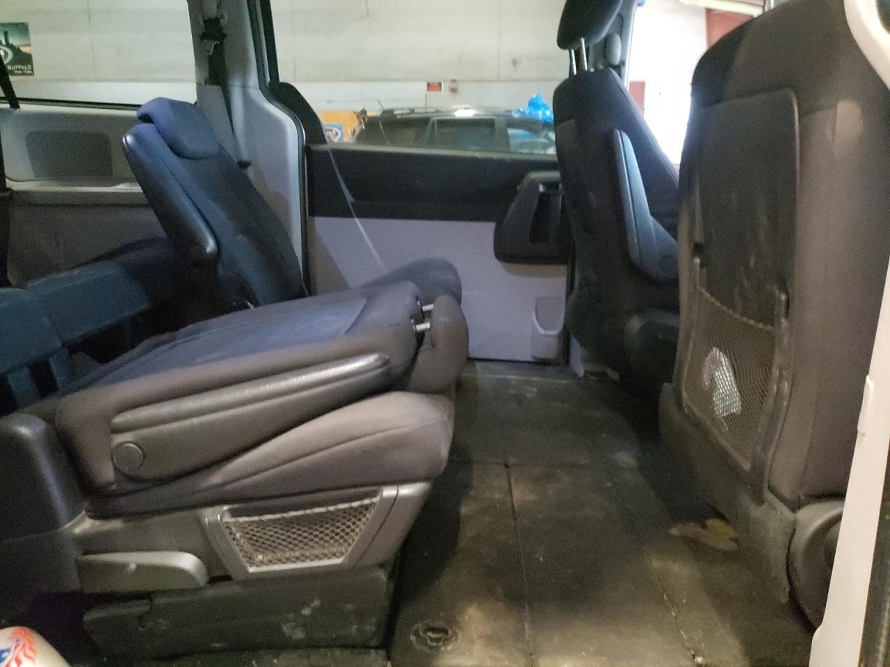 Photo 6 from auction – 2009 DODGE GRAND CARA with VIN 2D8HN54119R669936