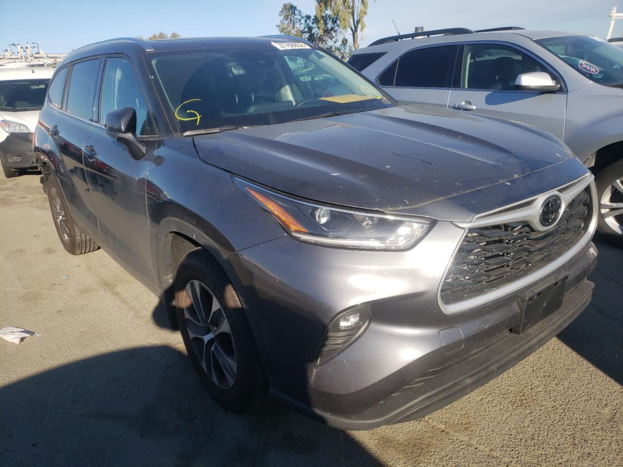 TOYOTA HIGHLANDER 2021 with VIN 5TDHZRBH1MS159239 - Photo from auction