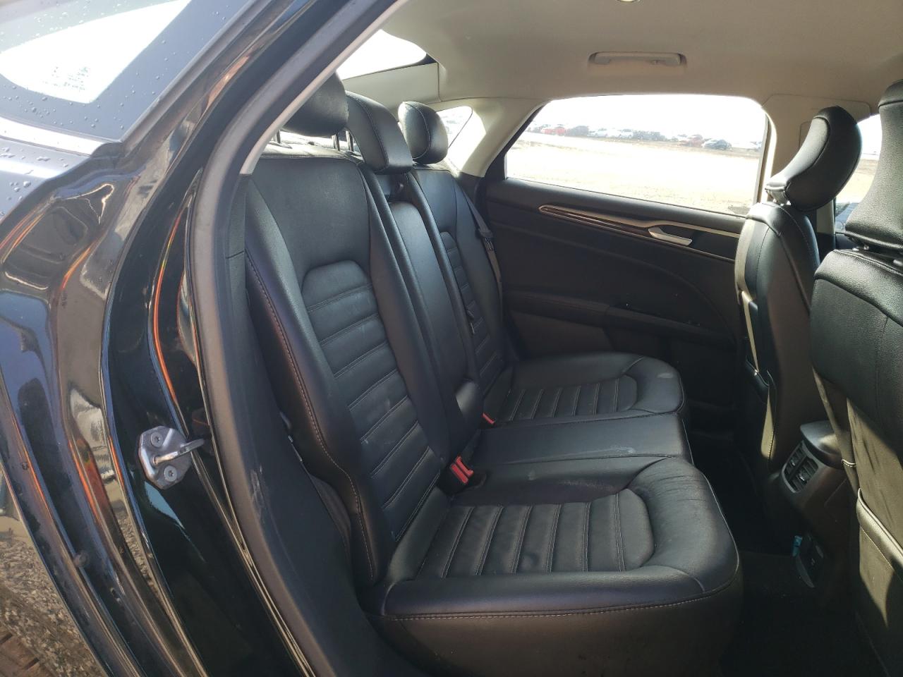 Photo 6 from auction – 2016 FORD FUSION SE with VIN 3FA6P0H92GR142343