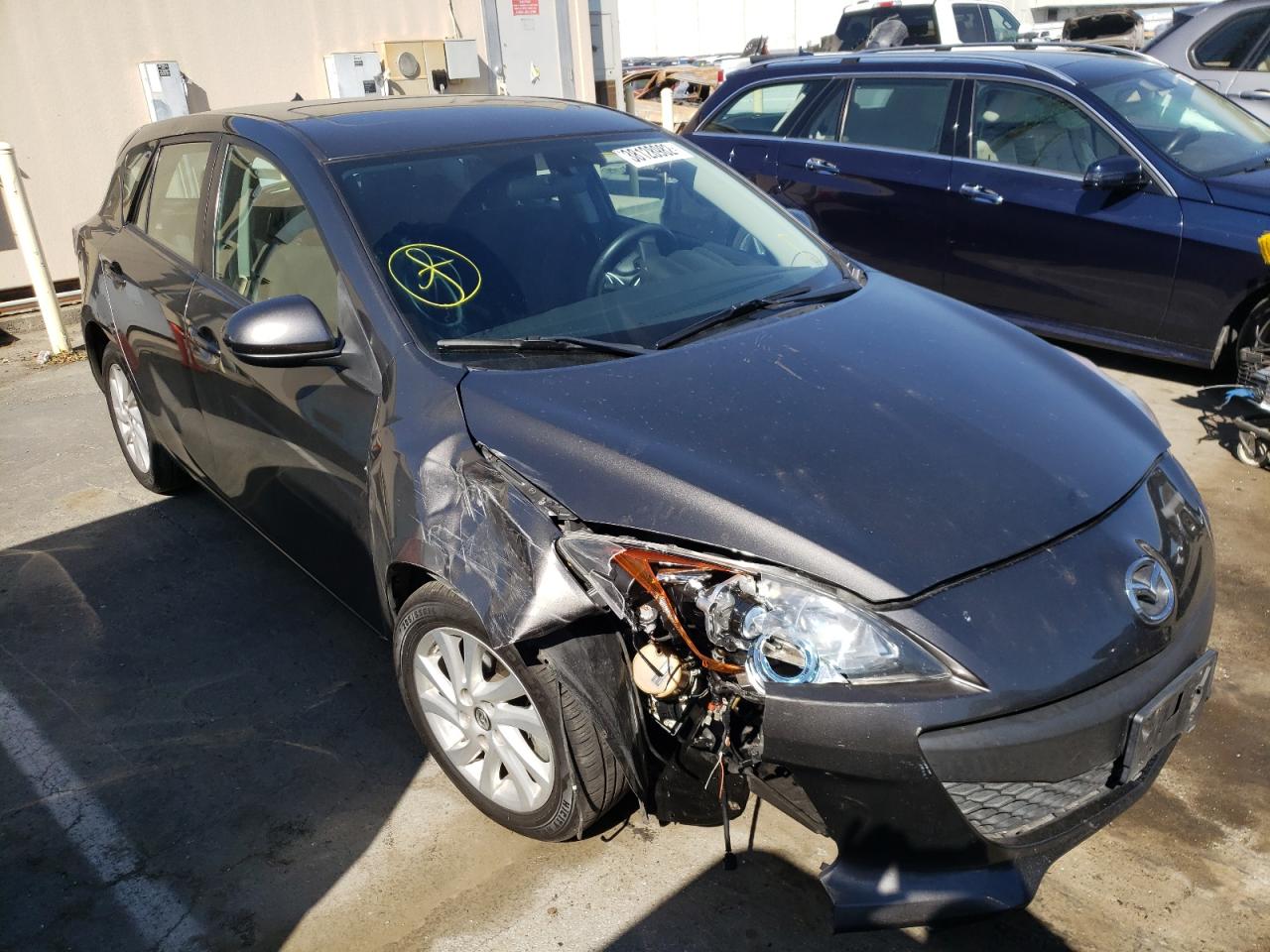 MAZDA 3 I 2013 with VIN JM1BL1LP4D1770281 - Photo from auction