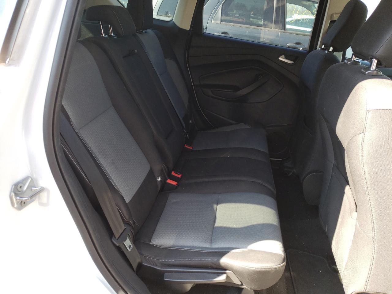 Photo 6 from auction – 2019 FORD ESCAPE SE with VIN 1FMCU0GD5KUB29885