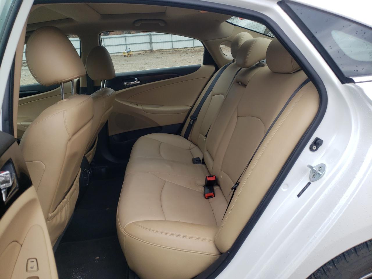Foto 6 de la subasta – 2012 HYUNDAI SONATA SE con VIN 5NPEC4ACXCH339465
