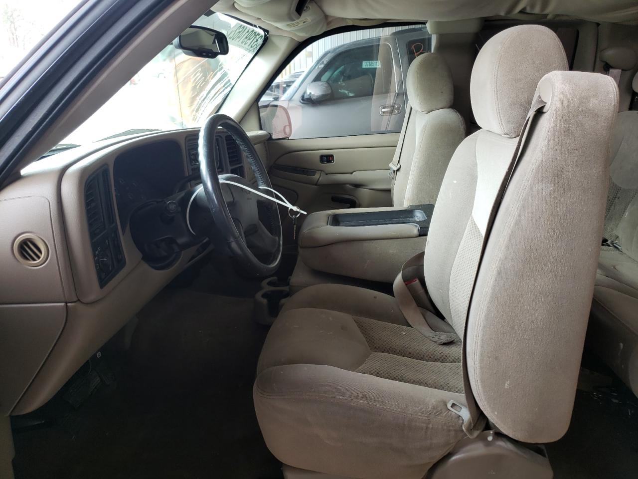Photo 5 from auction – 2005 CHEVROLET SILVERADO with VIN 2GCEC19V151153824