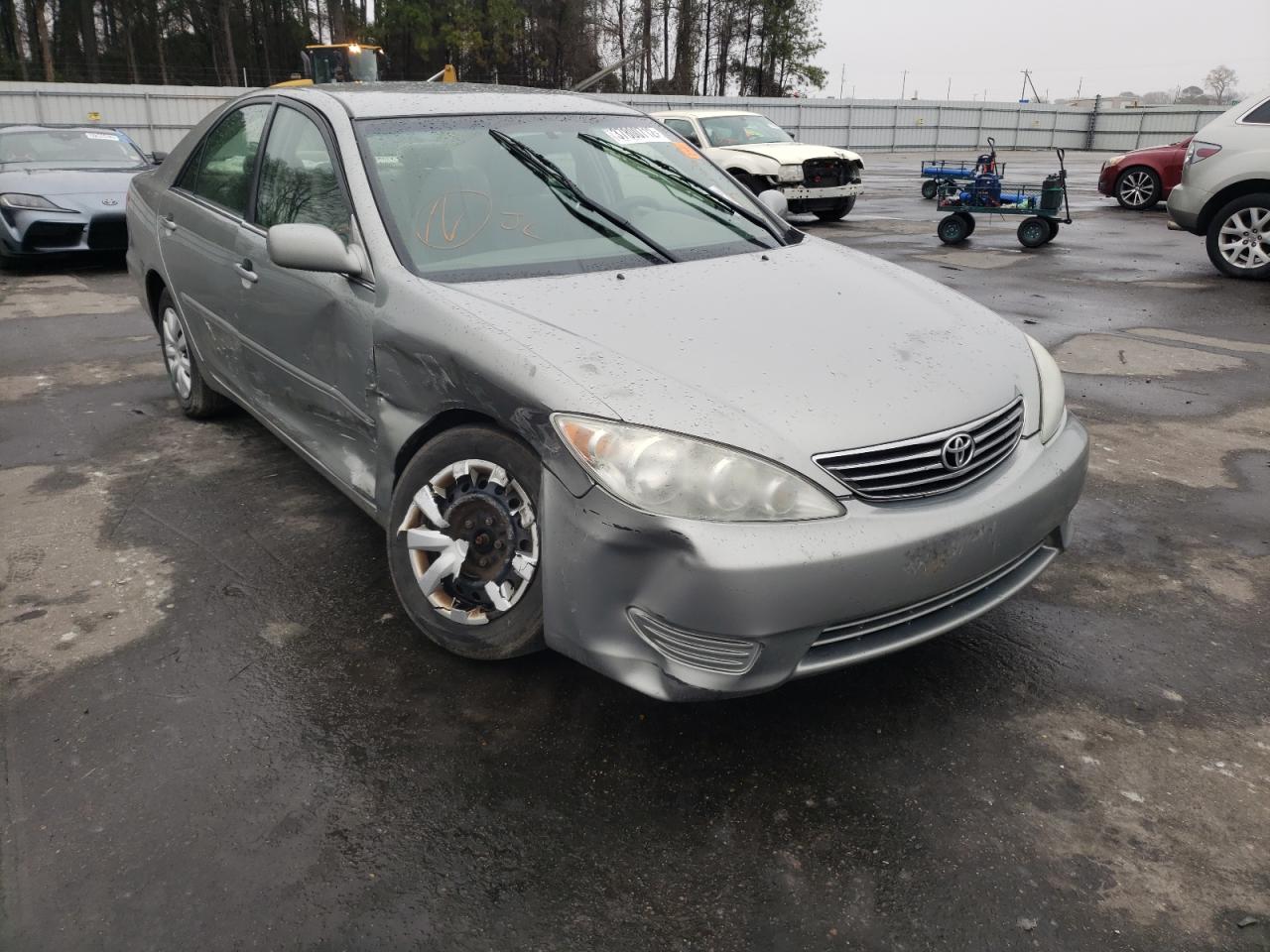 TOYOTA CAMRY LE 2005 with VIN 4T1BE32K35U954702 - Photo from auction