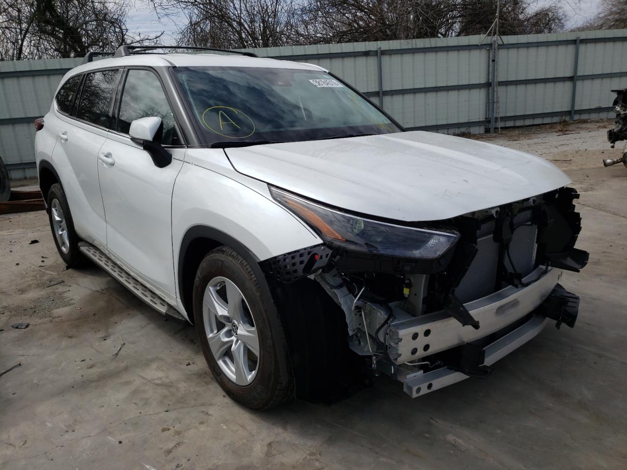 TOYOTA HIGHLANDER 2022 with VIN 5TDZZRAH6NS543721 - Photo from auction