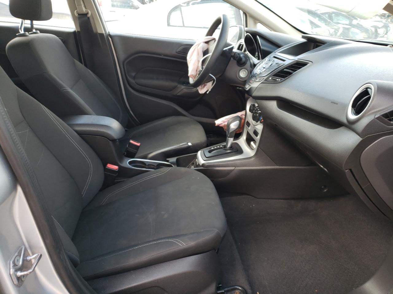 Photo 5 from auction – 2019 FORD FIESTA SE with VIN 3FADP4EJ0KM128430