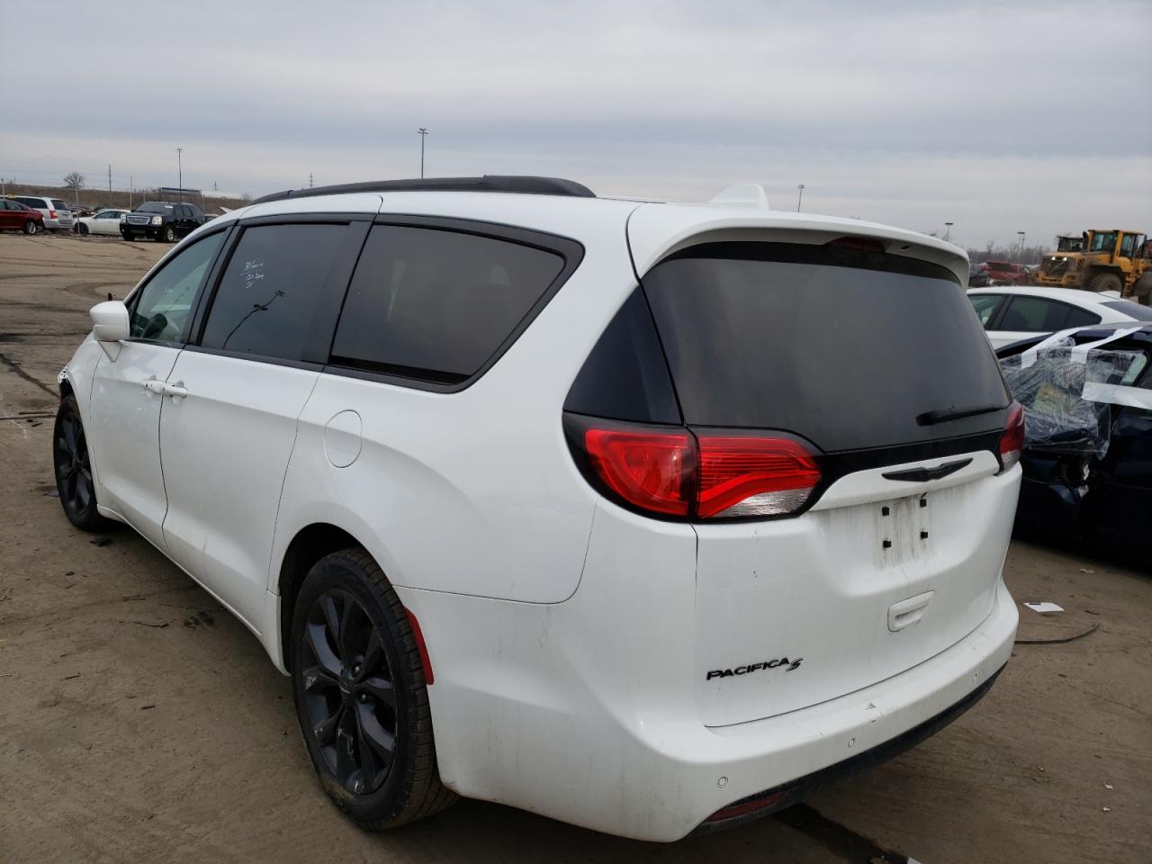 Photo 3 from auction – 2018 CHRYSLER PACIFICA T with VIN 2C4RC1BG0JR255463
