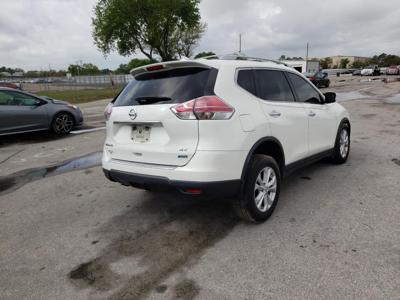 Photo 4 from auction – 2014 NISSAN ROGUE S with VIN 5N1AT2MT4EC830039