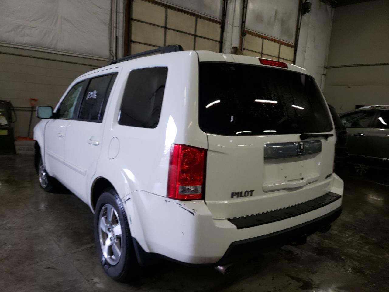 Photo 3 from auction – 2011 HONDA PILOT EXL with VIN 5FNYF4H65BB039737