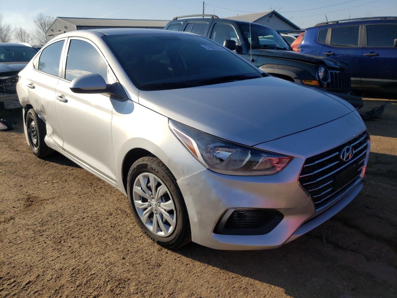 HYUNDAI ACCENT SE 2019 with VIN 3KPC24A35KE060924 - Photo from auction