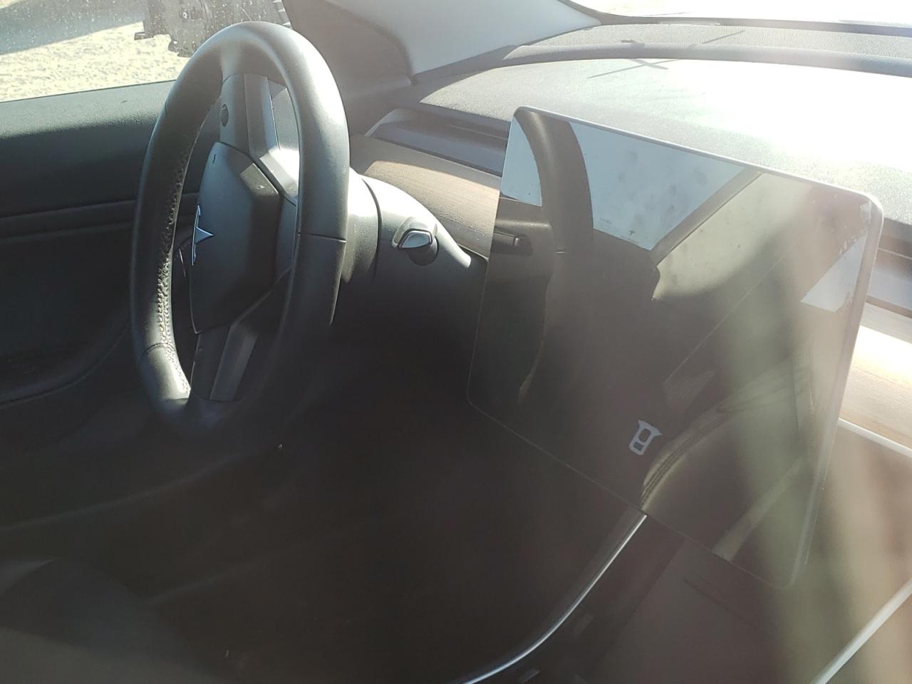 Photo 8 from auction – 2018 TESLA MODEL 3 with VIN 5YJ3E1EA4JF118299