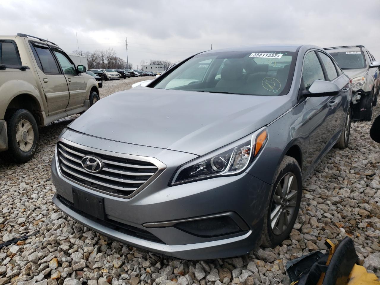 Photo 2 from auction – 2016 HYUNDAI SONATA SE with VIN 5NPE24AF1GH336814