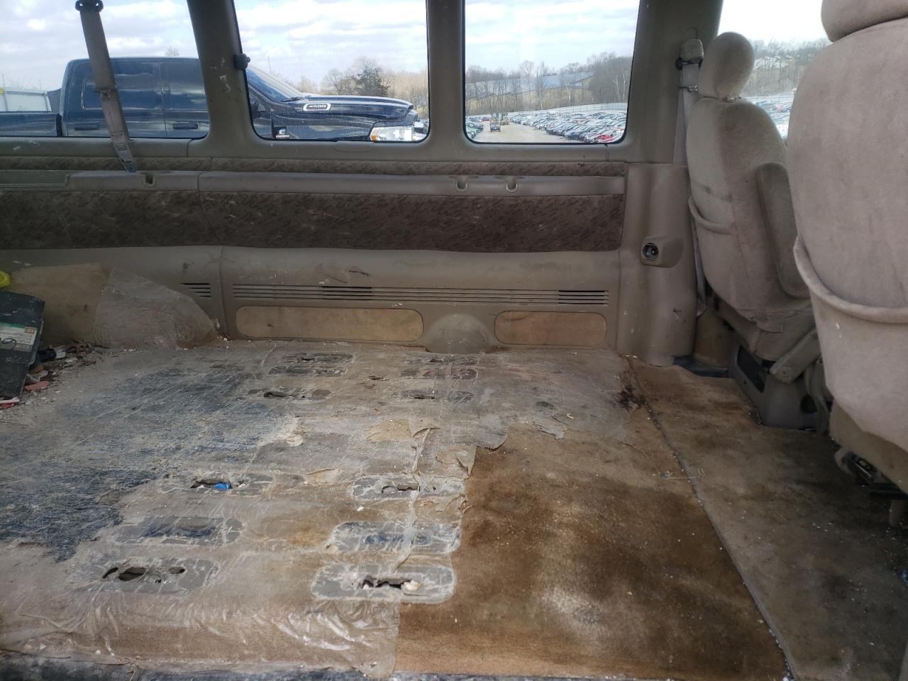 Photo 6 from auction – 2002 CHEVROLET EXPRESS G1 with VIN 1GNFG65R721149445
