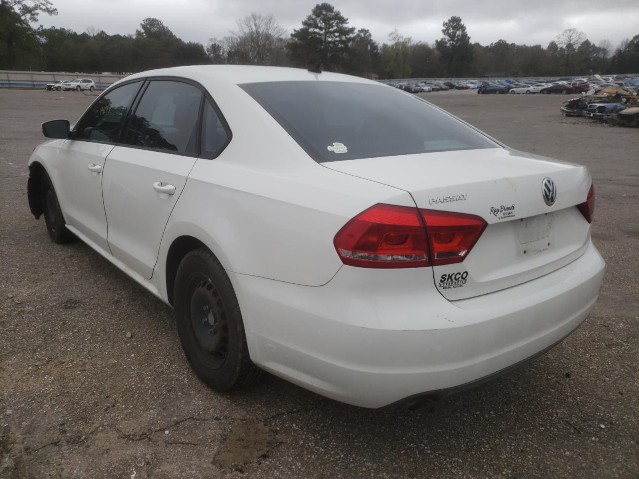 Photo 3 from auction – 2013 VOLKSWAGEN PASSAT S with VIN 1VWAP7A36DC055037