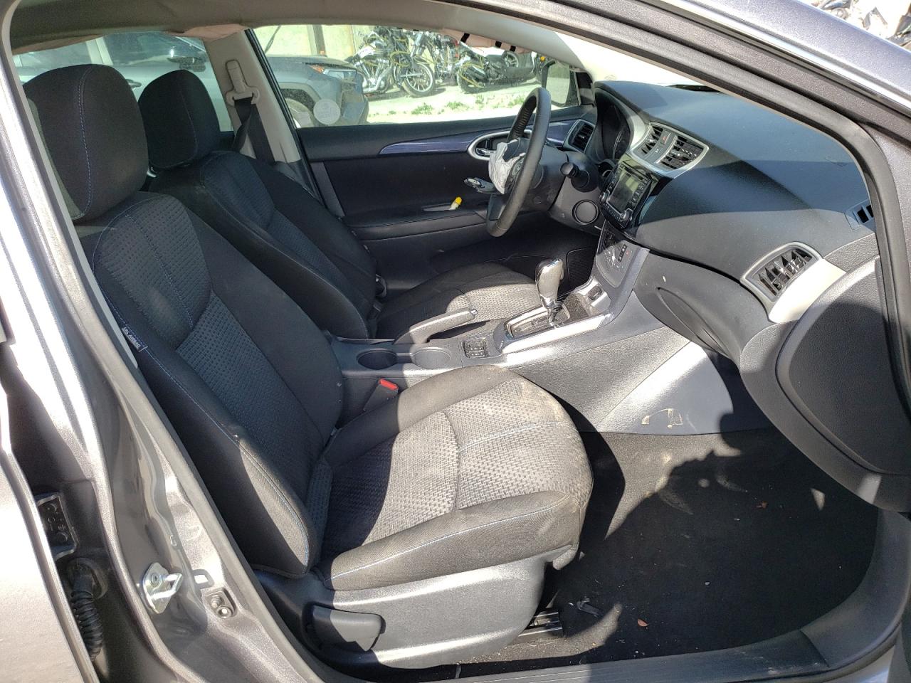 Photo 5 from auction – 2018 NISSAN SENTRA SR with VIN 3N1CB7AP9JY211624