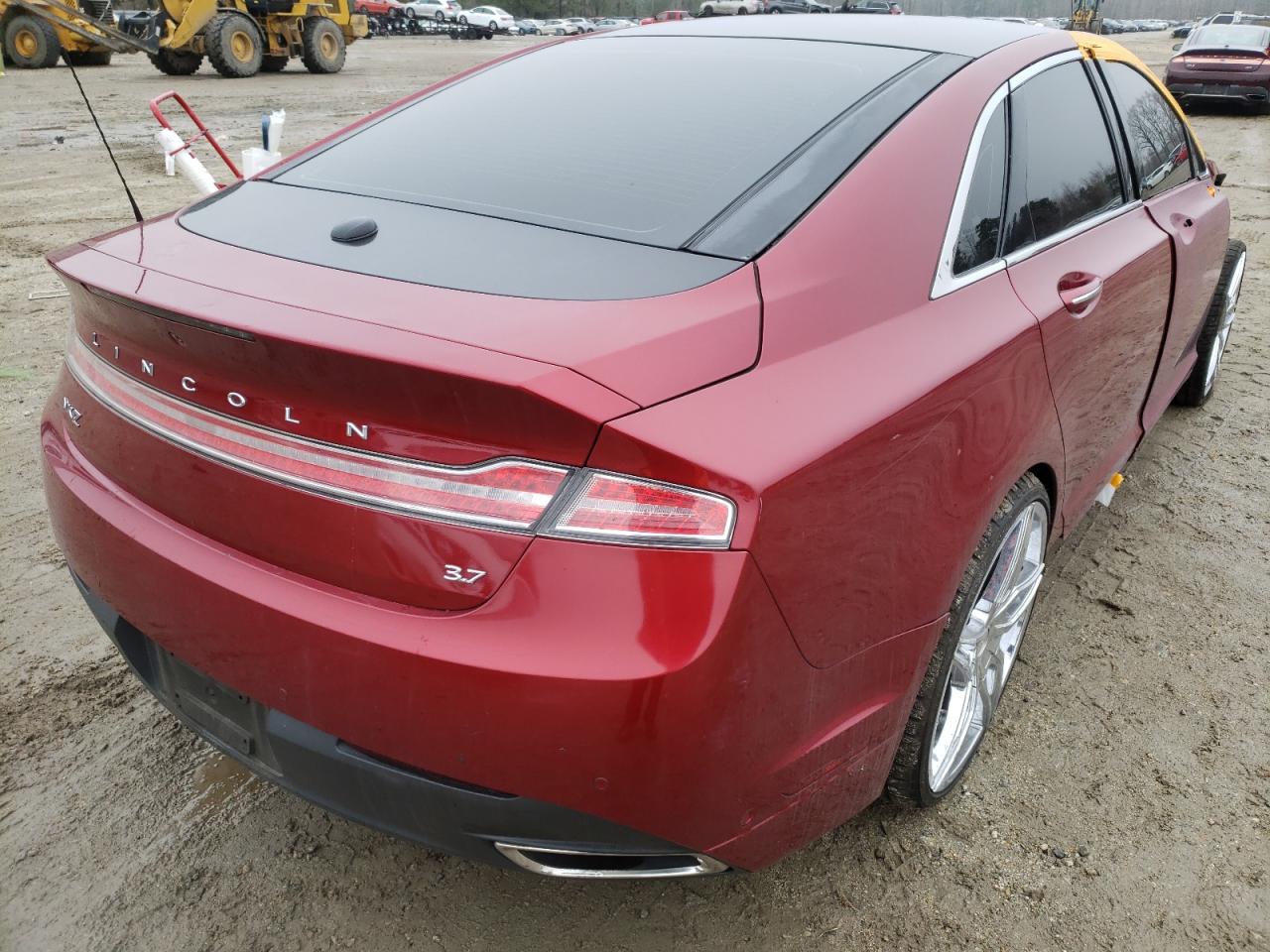 Photo 4 from auction – 2014 LINCOLN MKZ with VIN 3LN6L2GK2ER822693