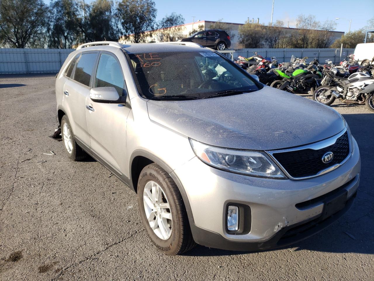 Photo 1 from auction – 2015 KIA SORENTO LX with VIN 5XYKT3A64FG588332
