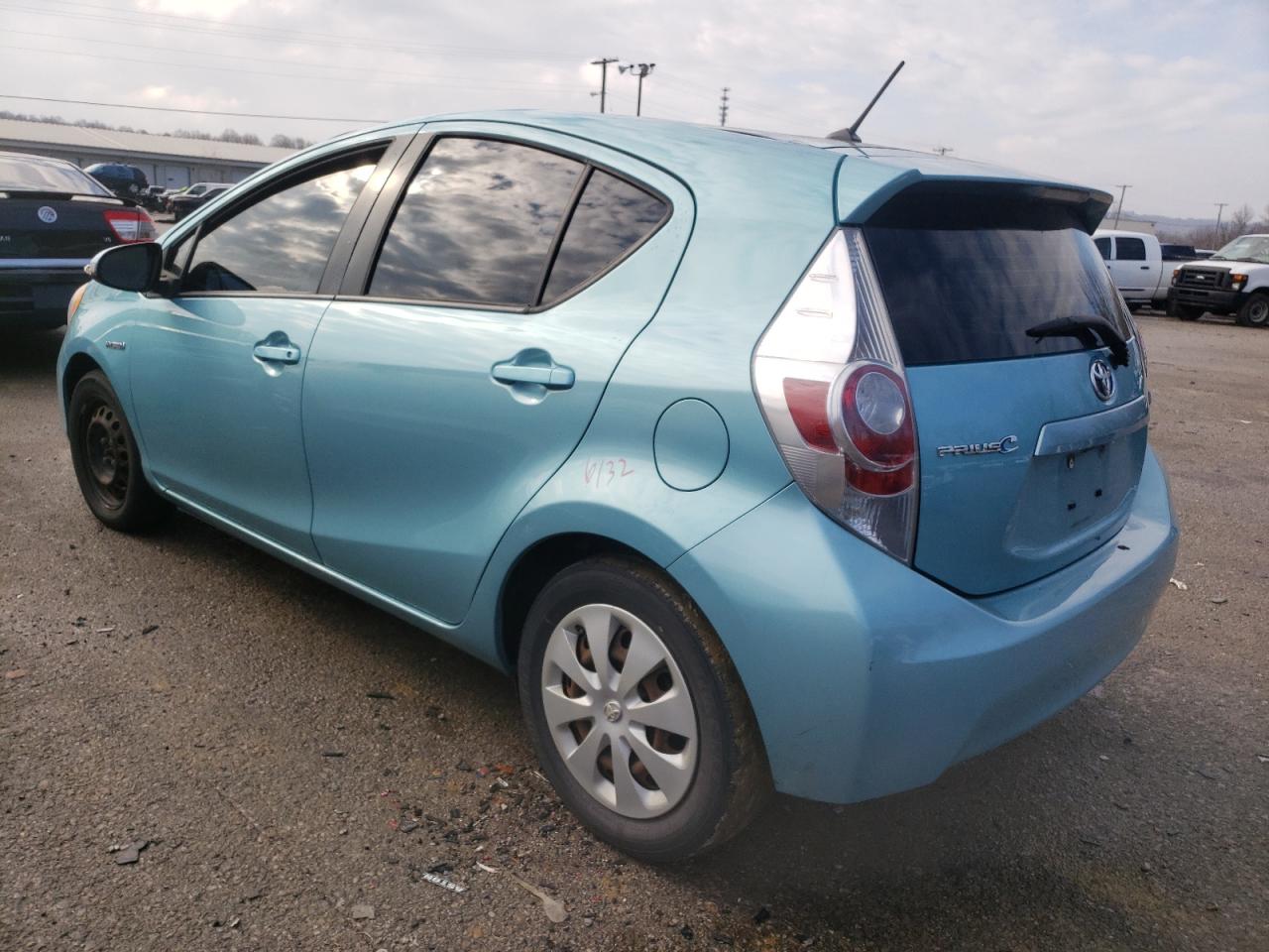Photo 3 from auction – 2012 TOYOTA PRIUS C with VIN JTDKDTB36C1010620