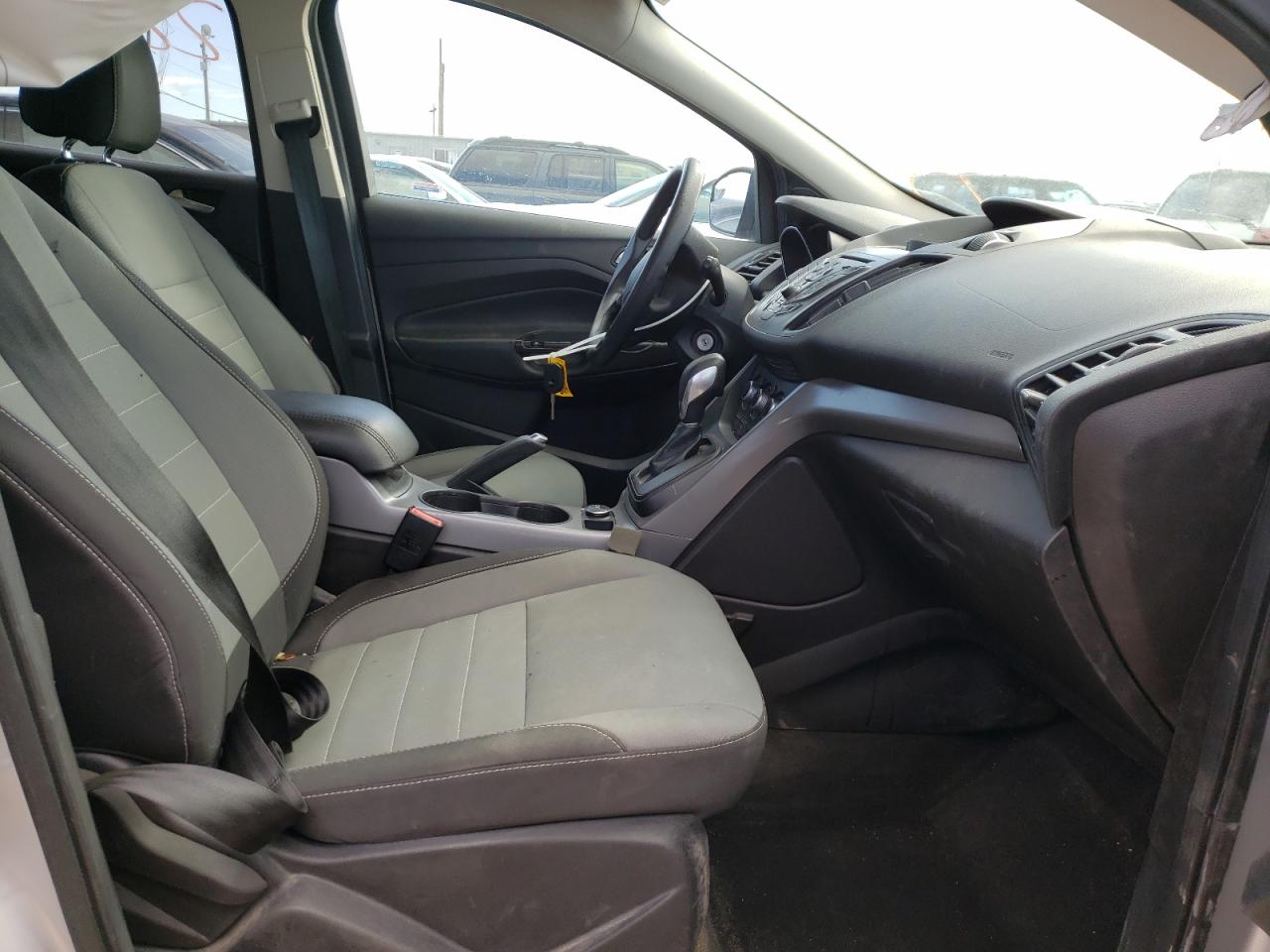 Photo 5 from auction – 2016 FORD ESCAPE SE with VIN 1FMCU9GX1GUA98558