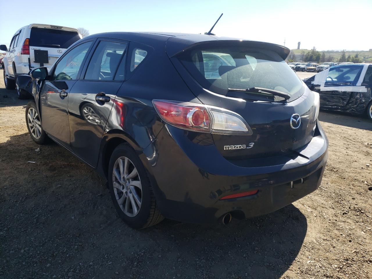 Photo 3 from auction – 2012 MAZDA 3 I with VIN JM1BL1L81C1637291