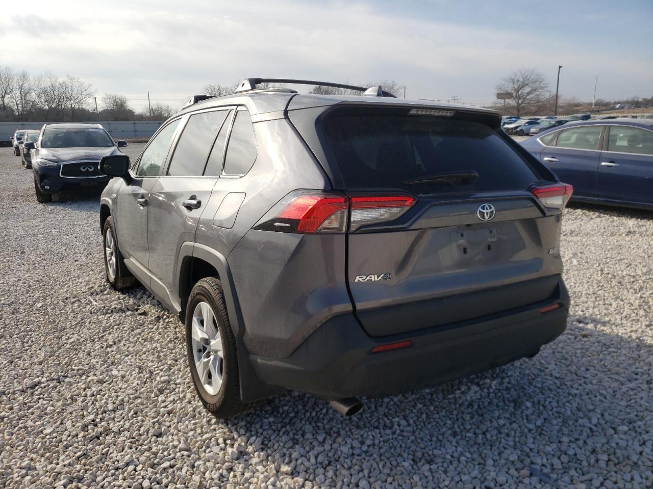 Photo 3 from auction – 2021 TOYOTA RAV4 XLE with VIN 2T3W1RFV7MC127538